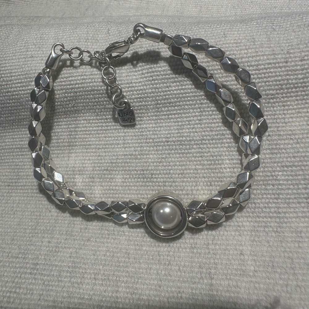 Pearl and silver bracelet